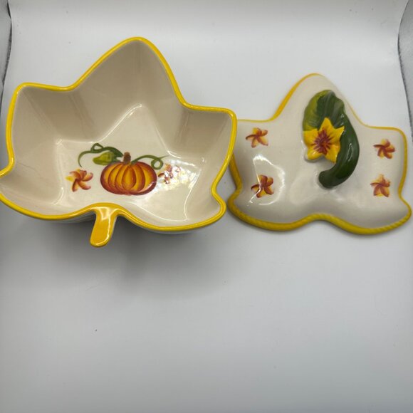 Temp-tations by Tara seasonal 10 oz leaf shaped covered dish autumn decor - Picture 6 of 10